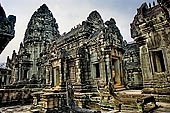 Angkor - Banteay Samre, the central sanctuary.